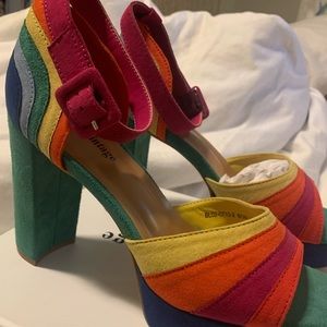 Retro rainbow platforms